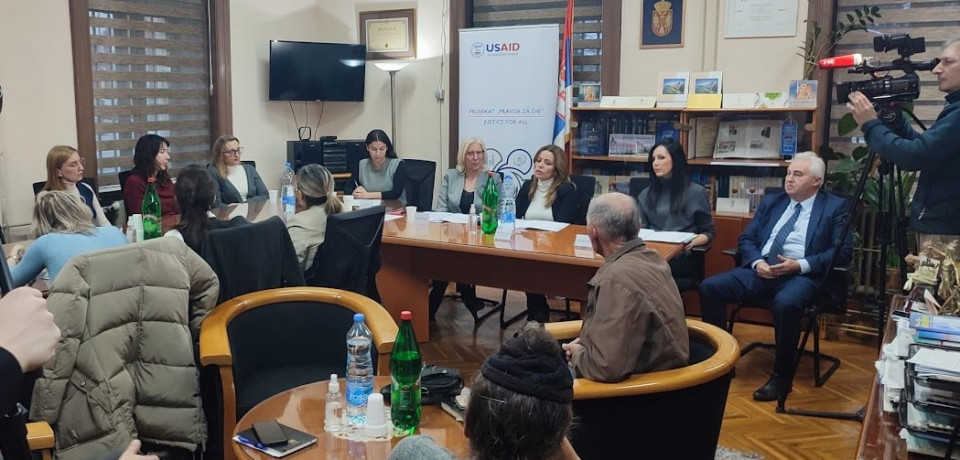 НАСИЉЕ У ПОРОДИЦИ ТЕМА НА ОТВОРЕНИМ ВРАТИМА ПРАВОСУЂА У ЗРЕЊАНИНУ